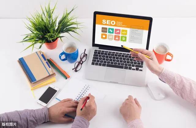 王楚然玩白鹿的辫子